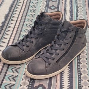 Taos Women's Union Sneaker